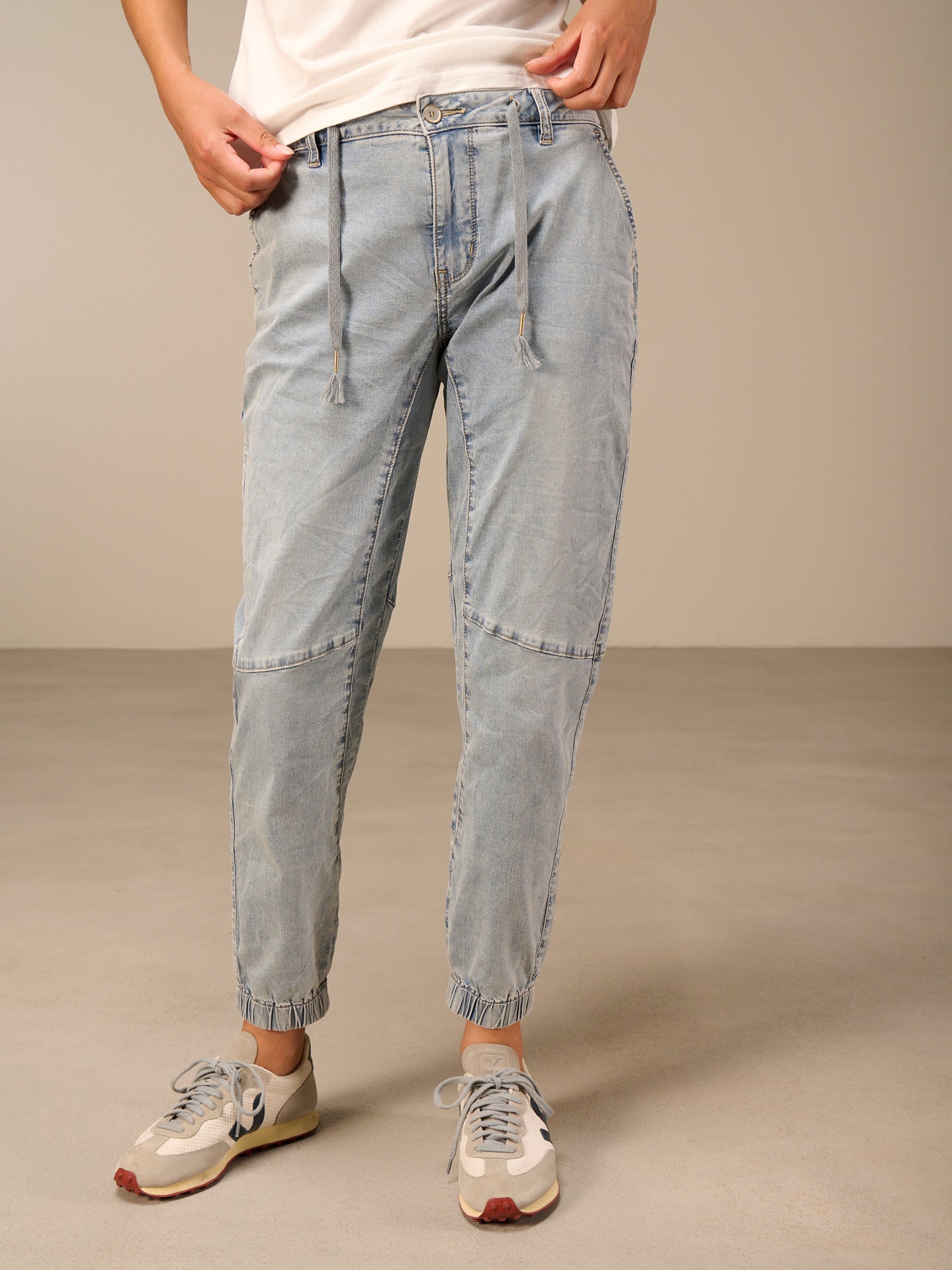 Loose jeans