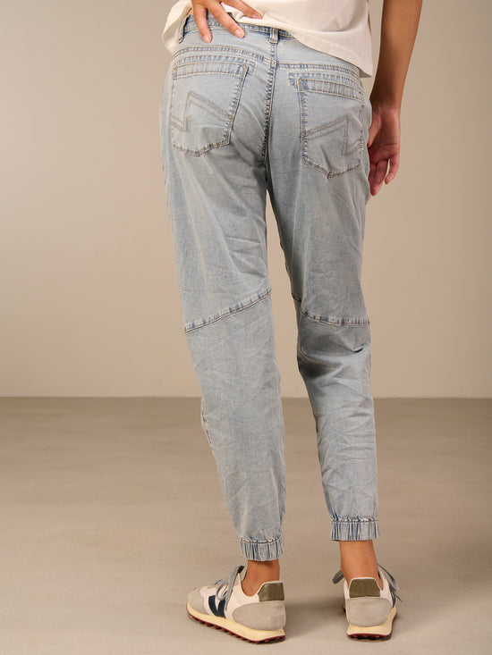 Loose jeans