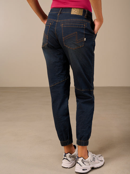 Loose jeans