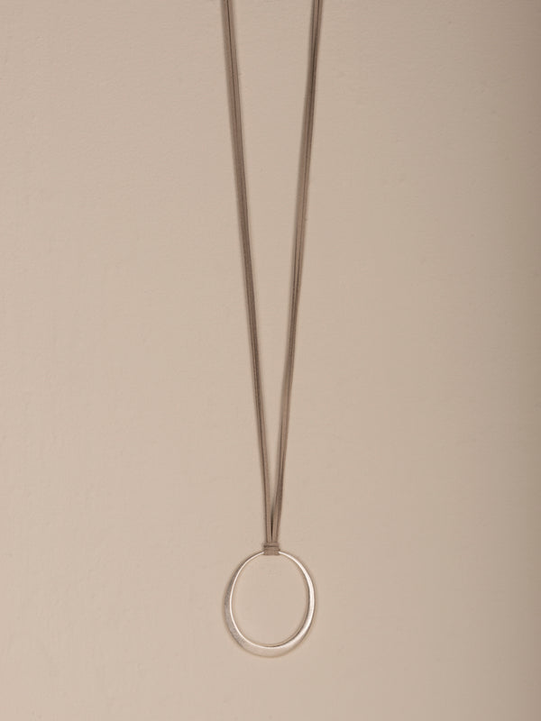 collier avec pendentif