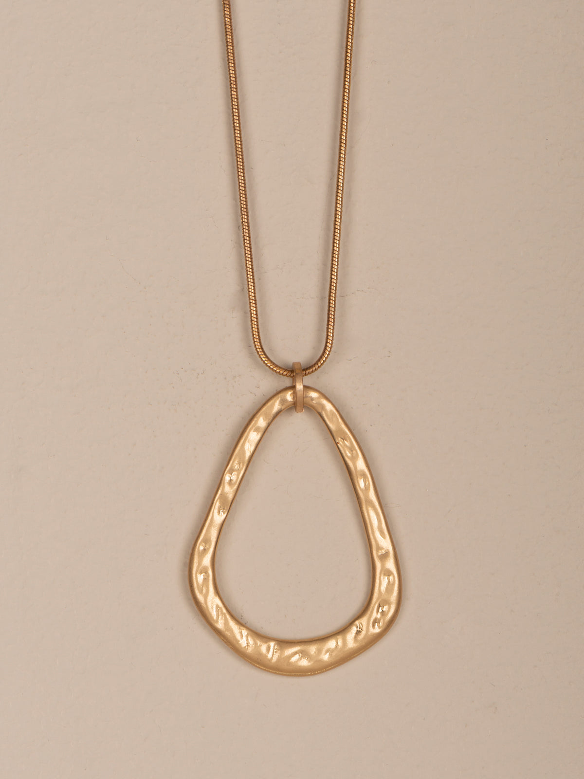 collier avec pendentif