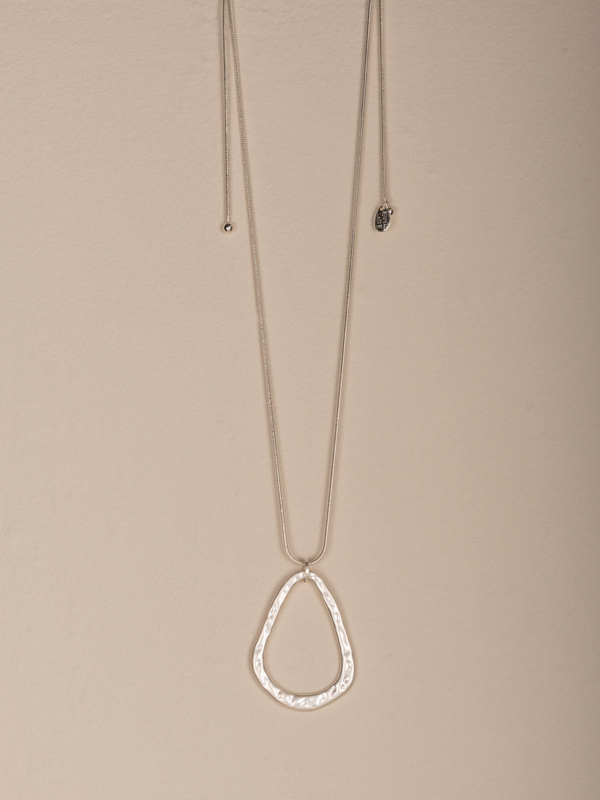 collier avec pendentif