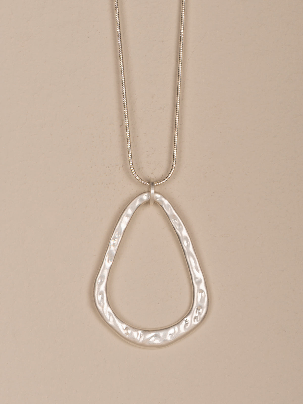 collier avec pendentif
