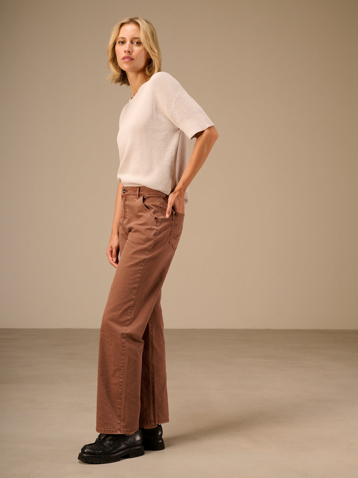 Straight-leg trousers