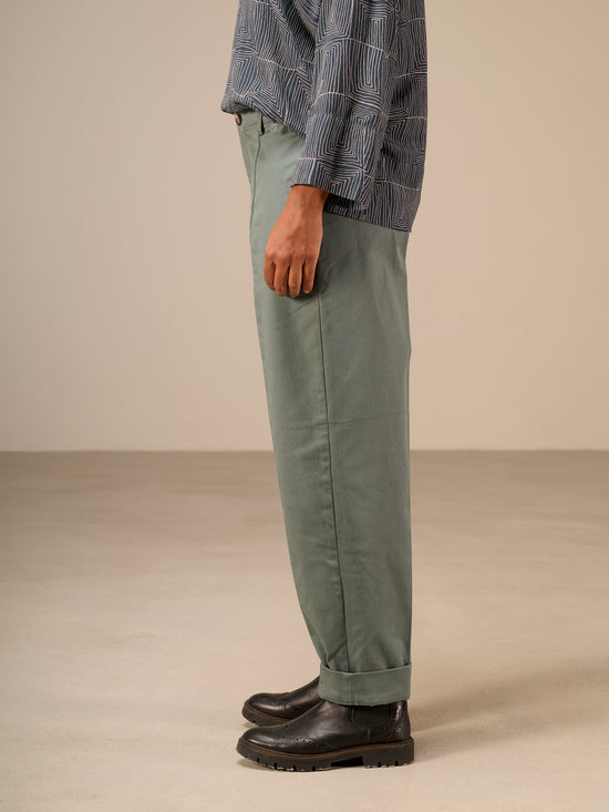 Pants with pleats