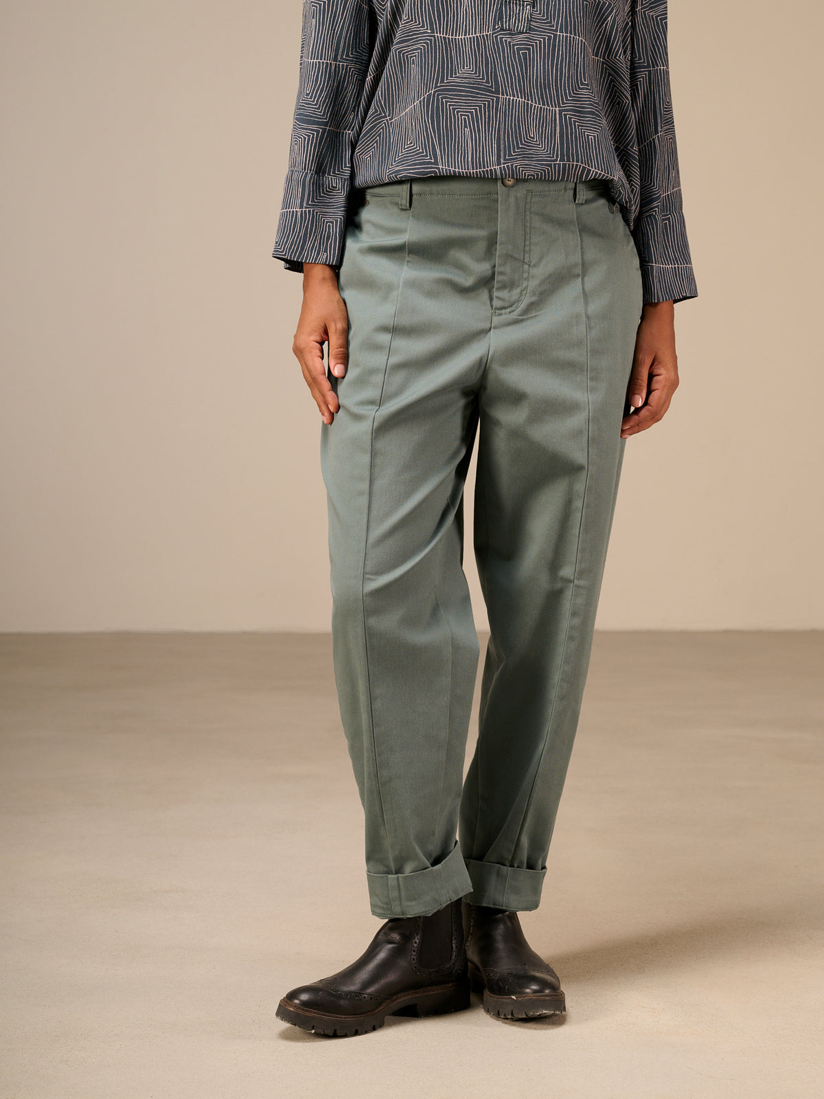Pants with pleats