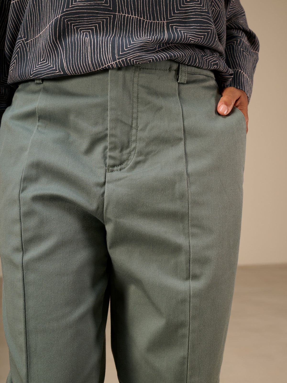 Pants with pleats