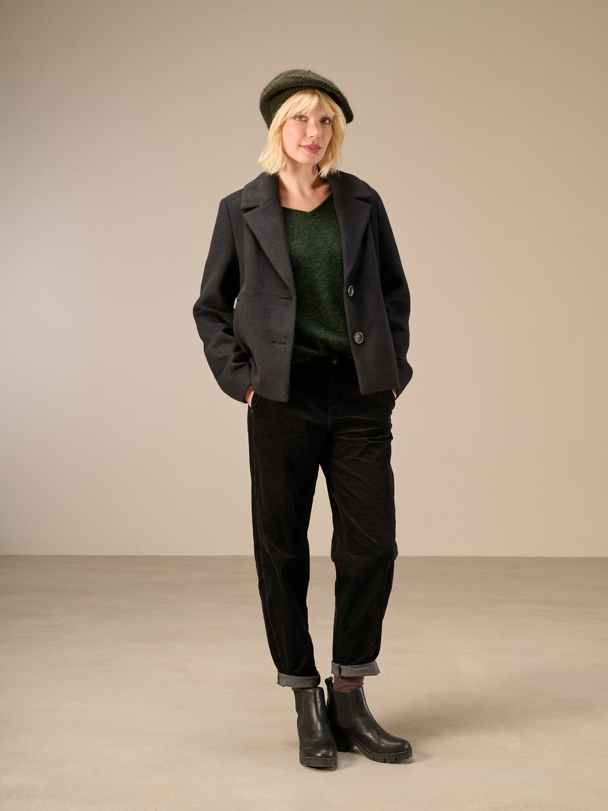 Barrel-leg trousers
