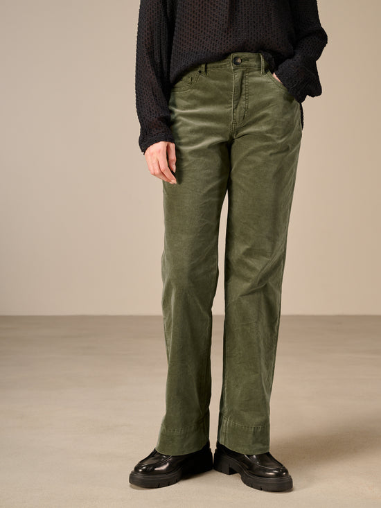 Straight-leg trousers