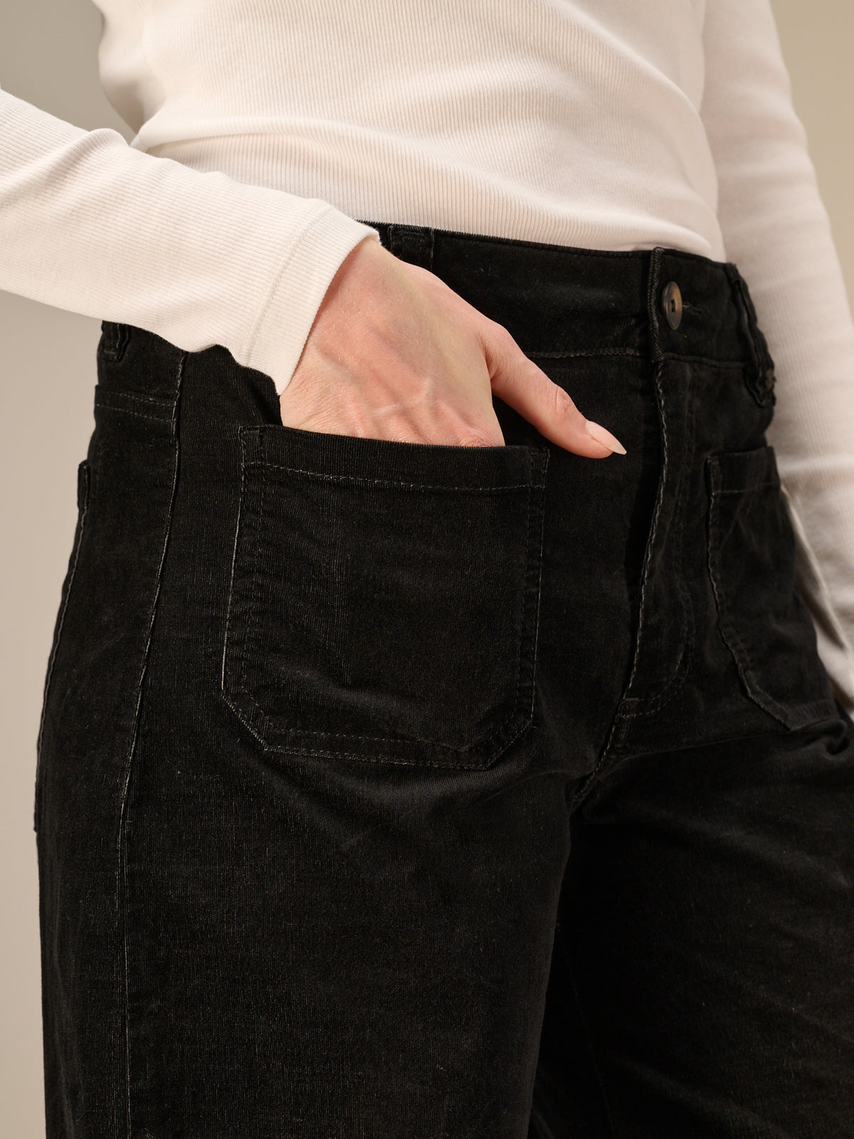 Wide-leg jeans