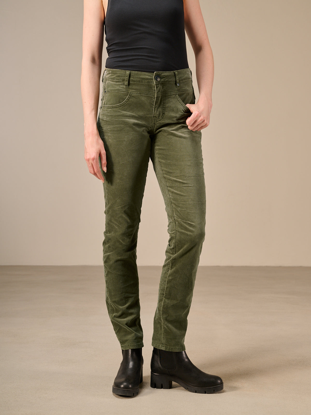 Tapered pants