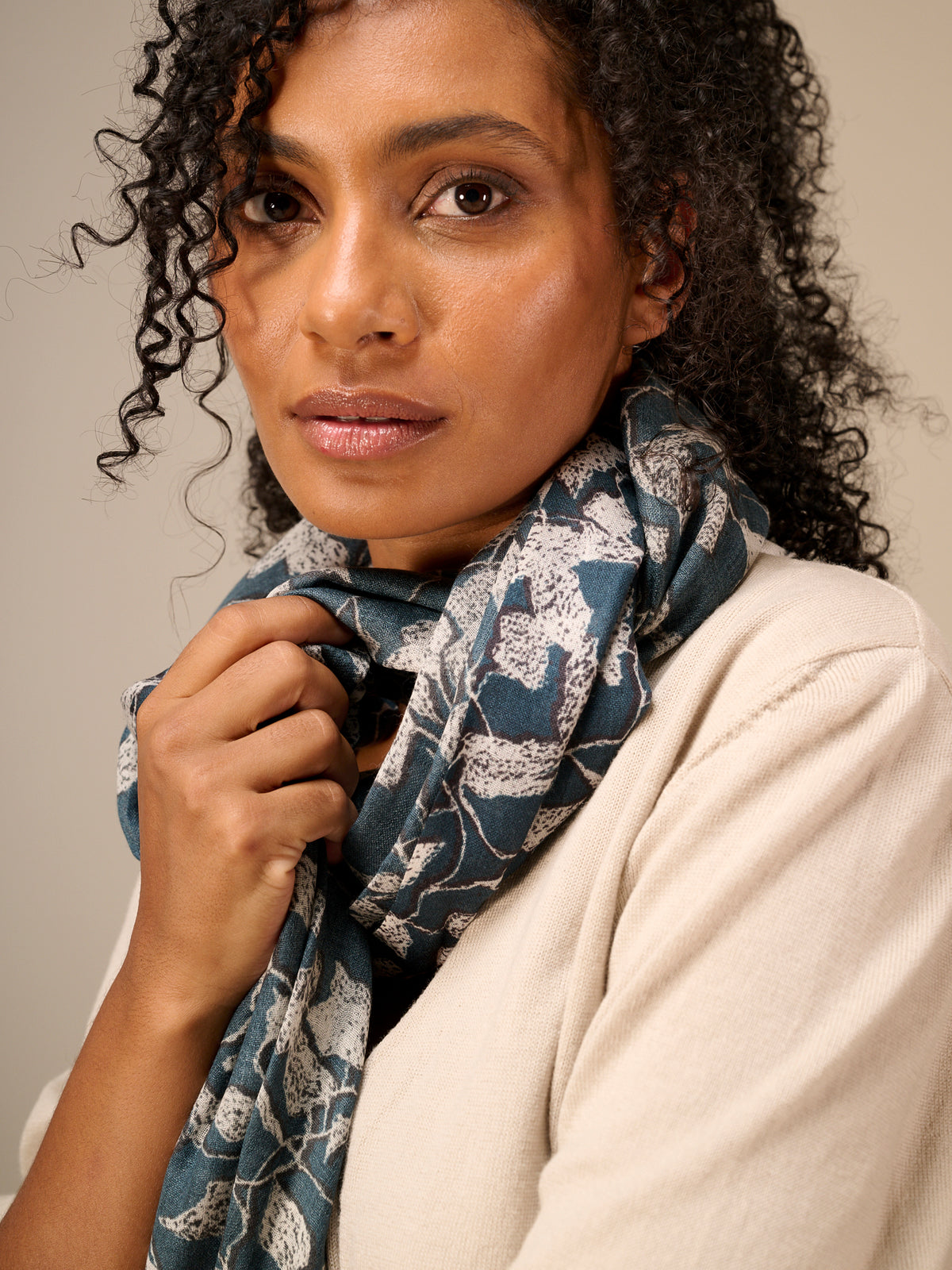 Wool scarf