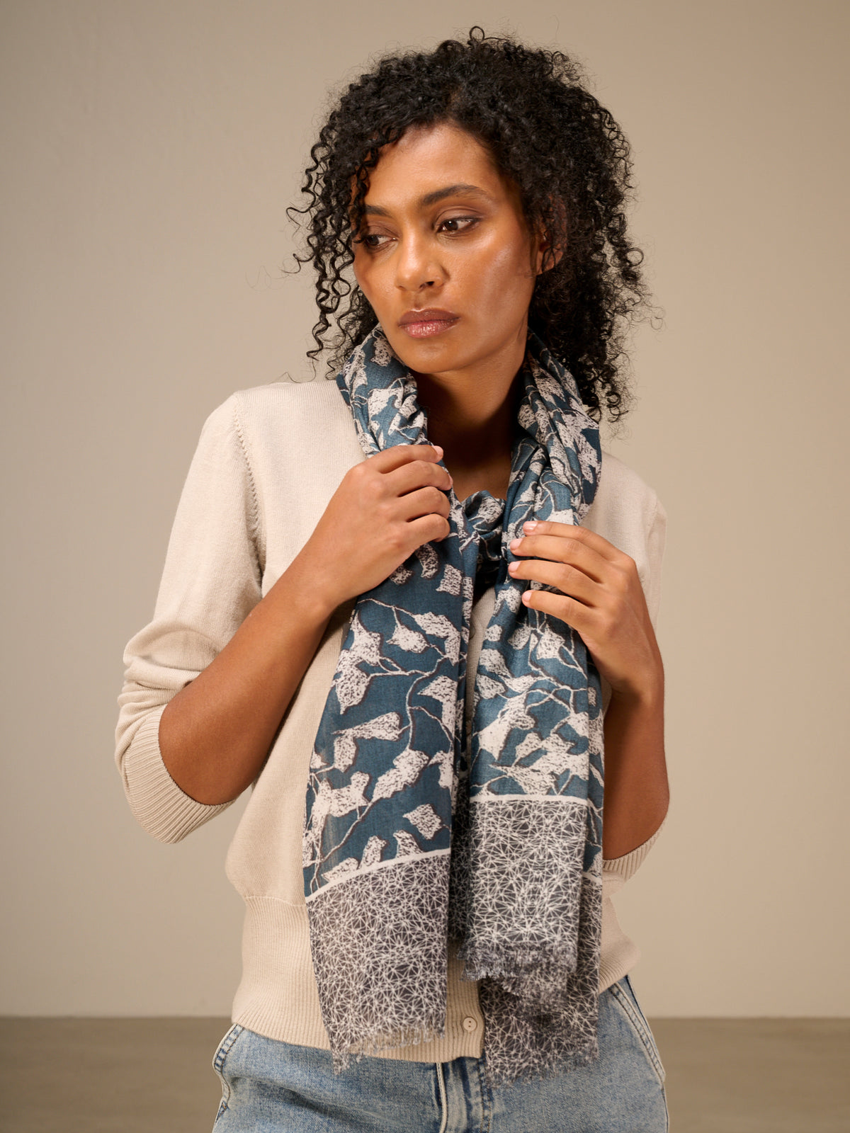 Wool scarf