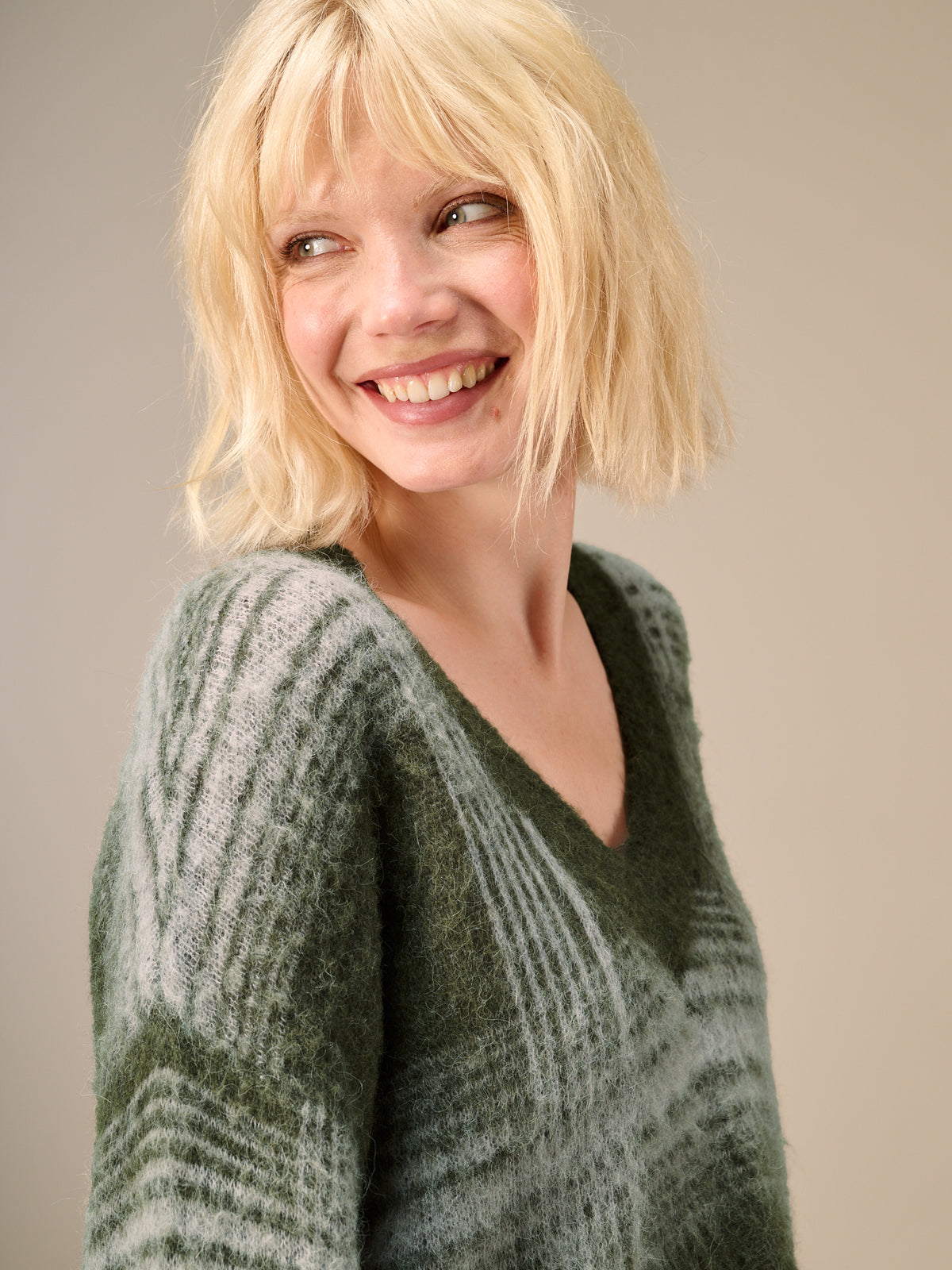 Knitted sweater with wool