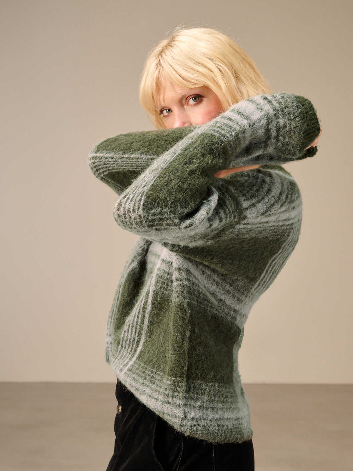 Knitted sweater with wool