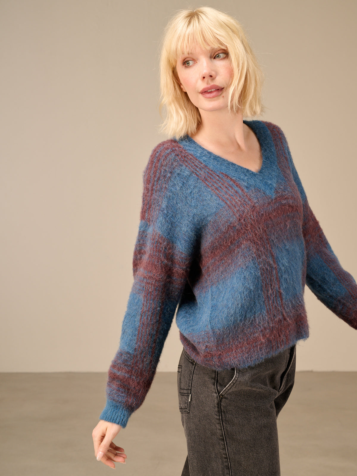 Knitted sweater with wool