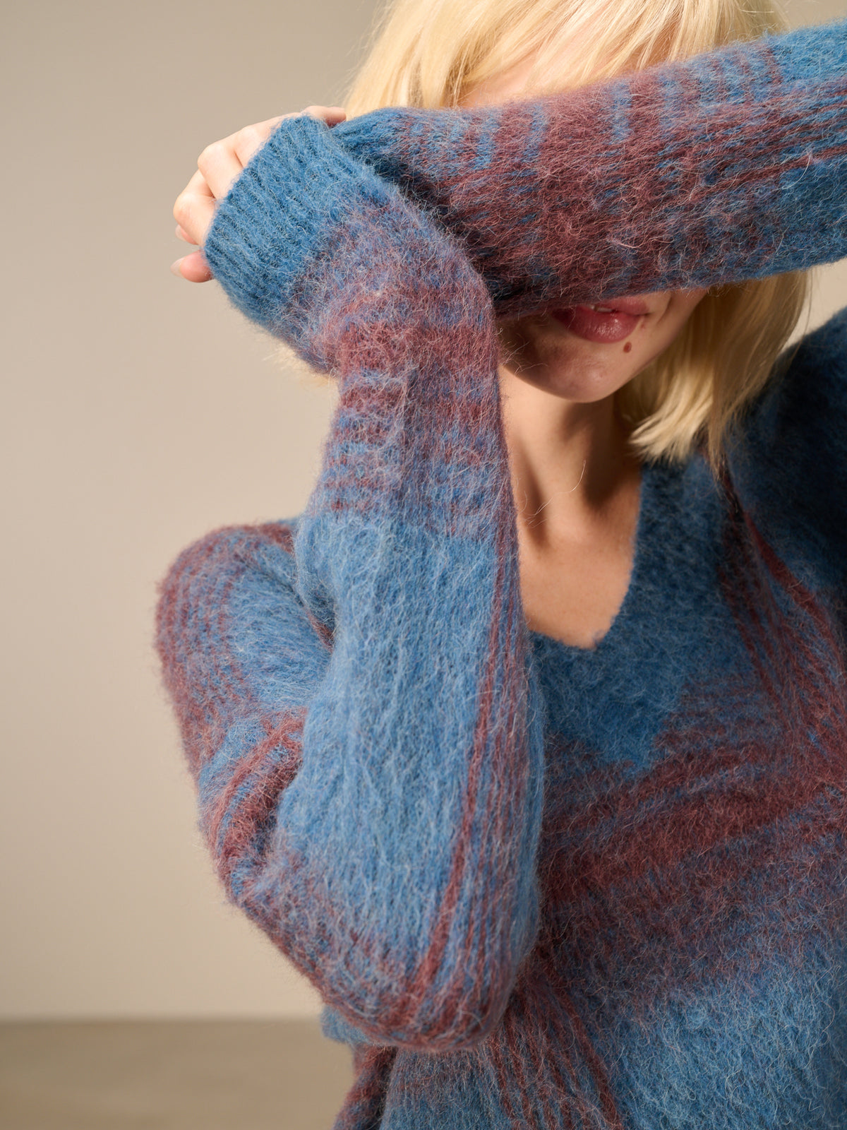 Knitted sweater with wool