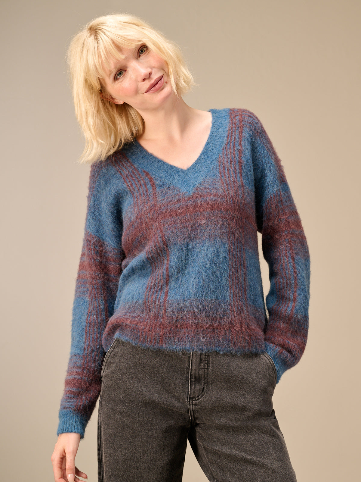 Knitted sweater with wool