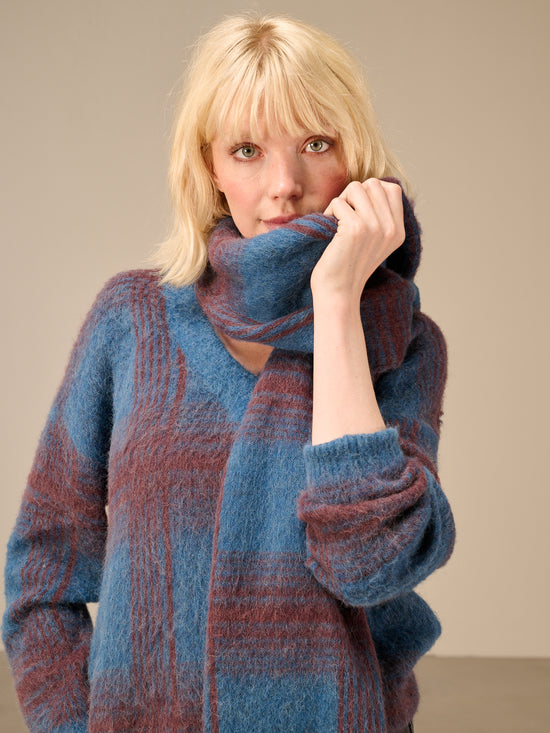 Knitted scarf