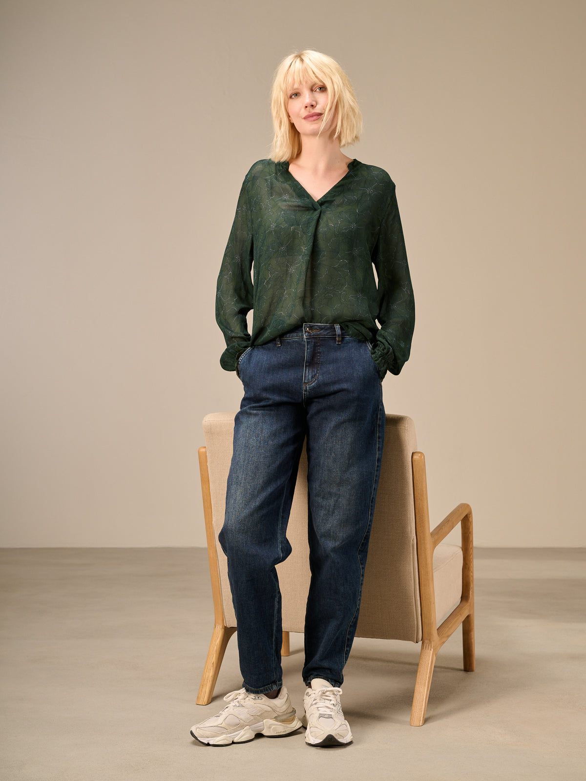 Barrel-leg jeans
