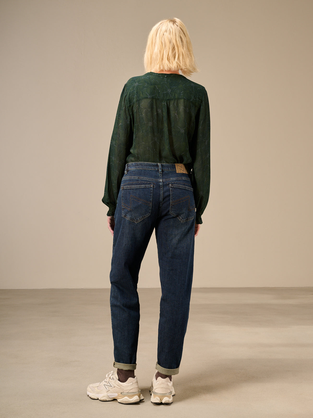 Barrel-leg jeans
