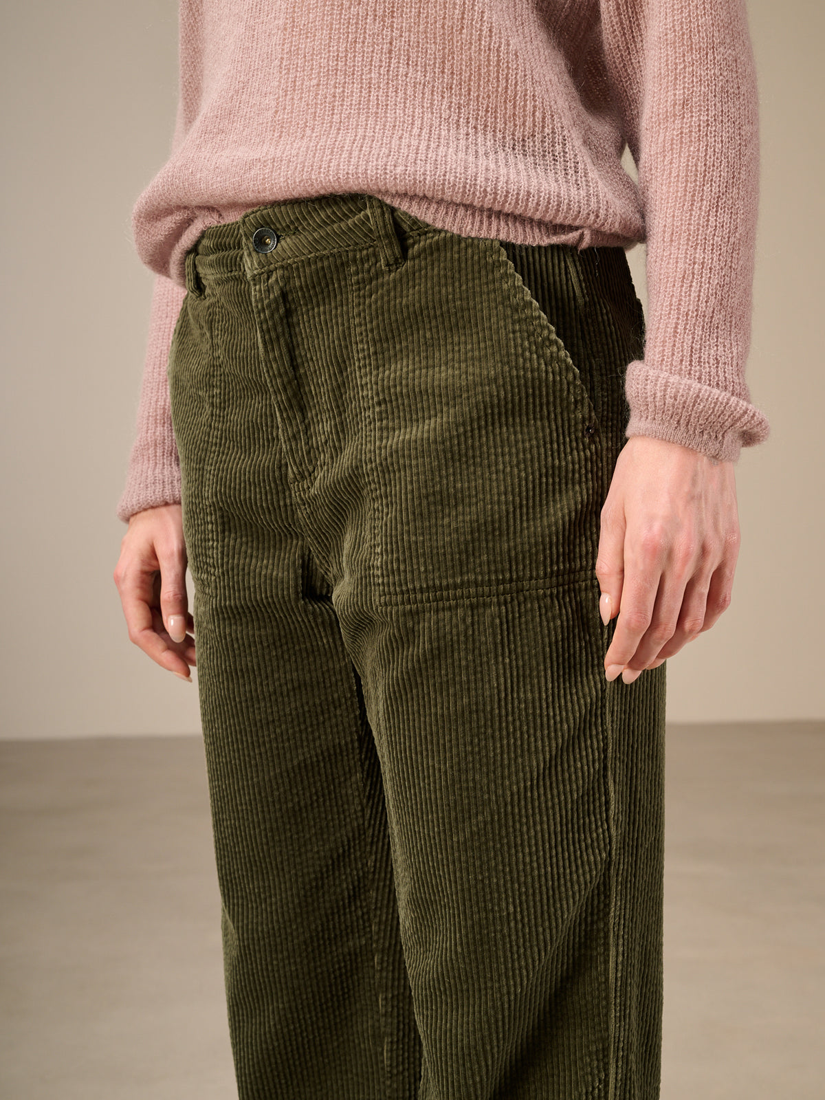 Straight-leg trousers
