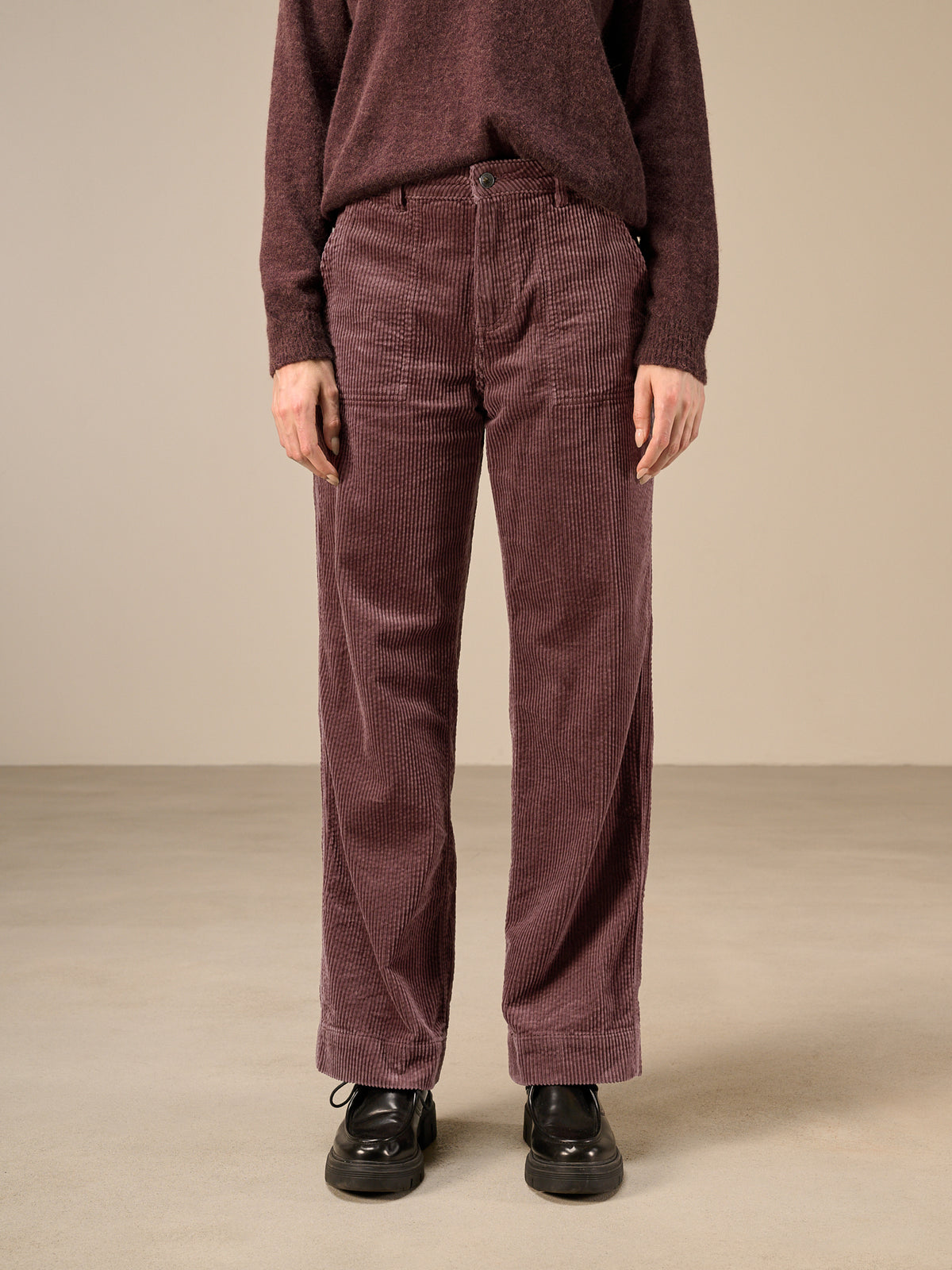 Straight-leg trousers