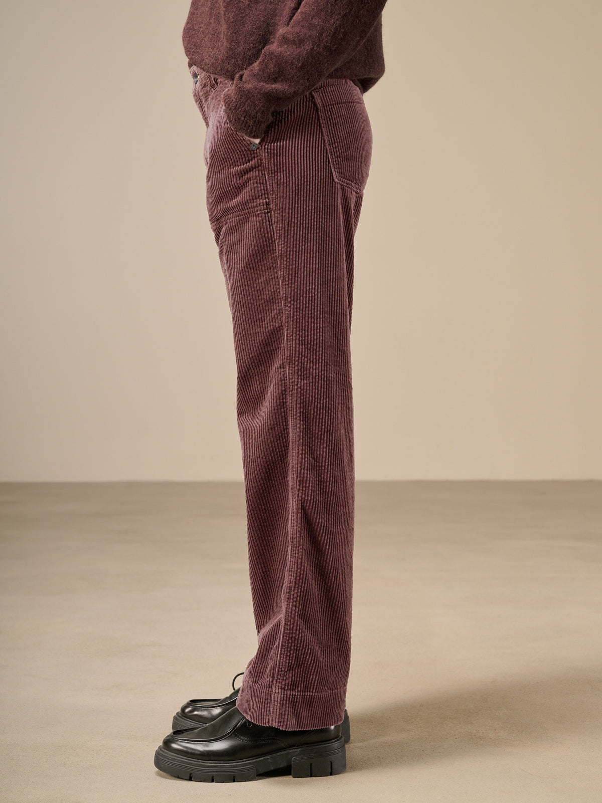 Straight-leg trousers