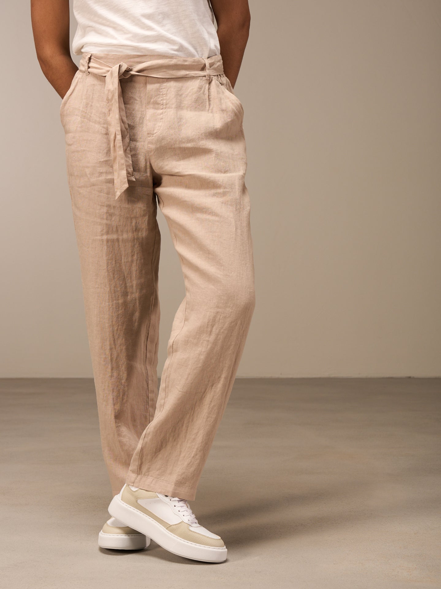 Pants with belt