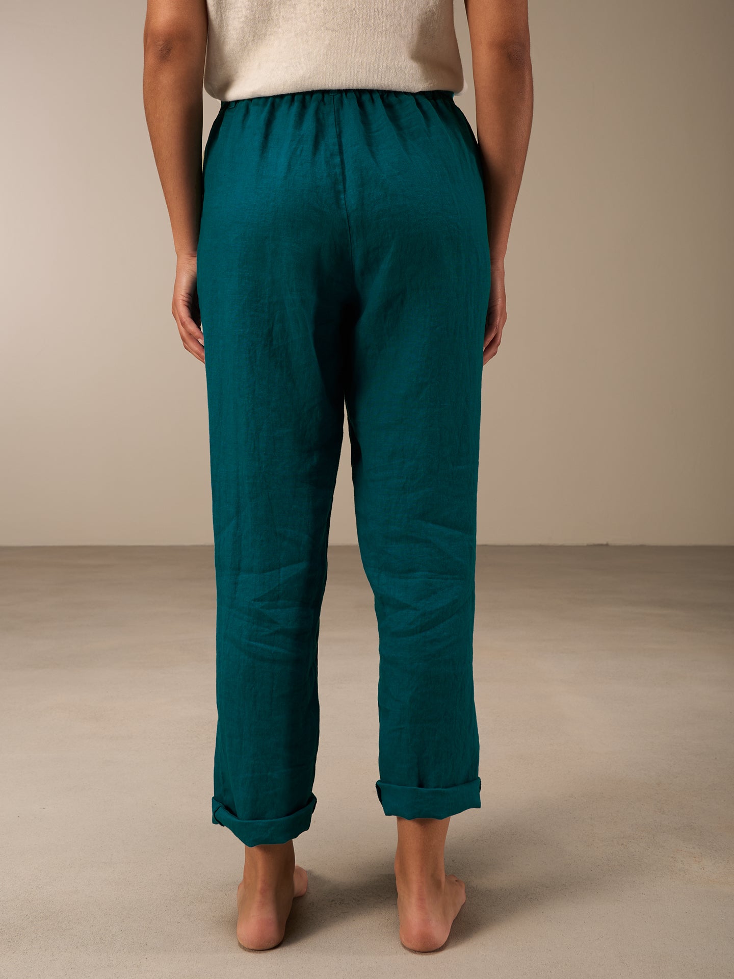 Pants with belt