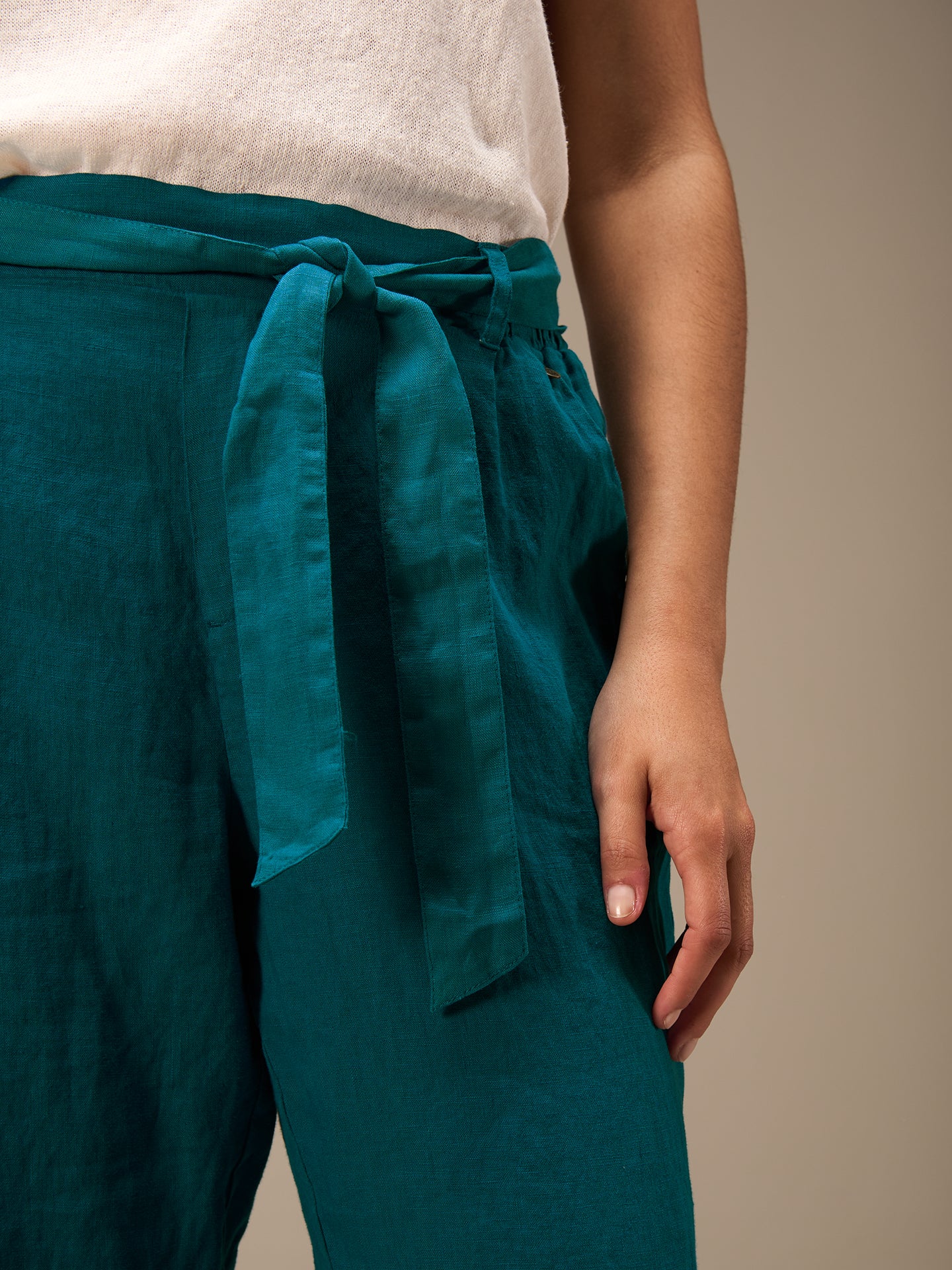 Pants with belt