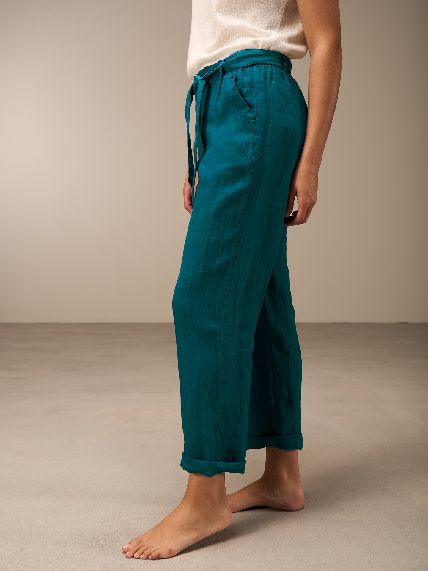 Pants with belt