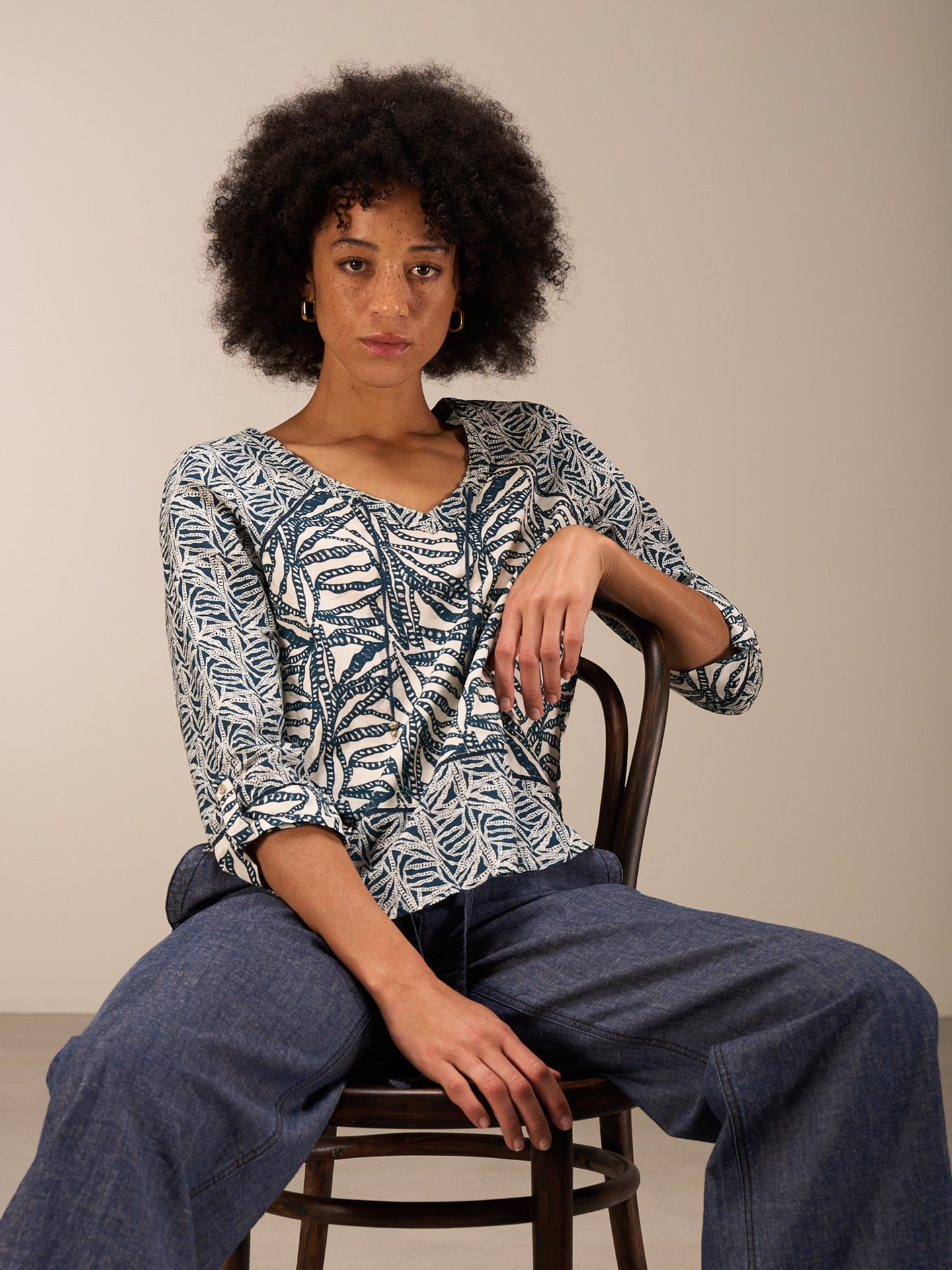 Blusa con scollo a V