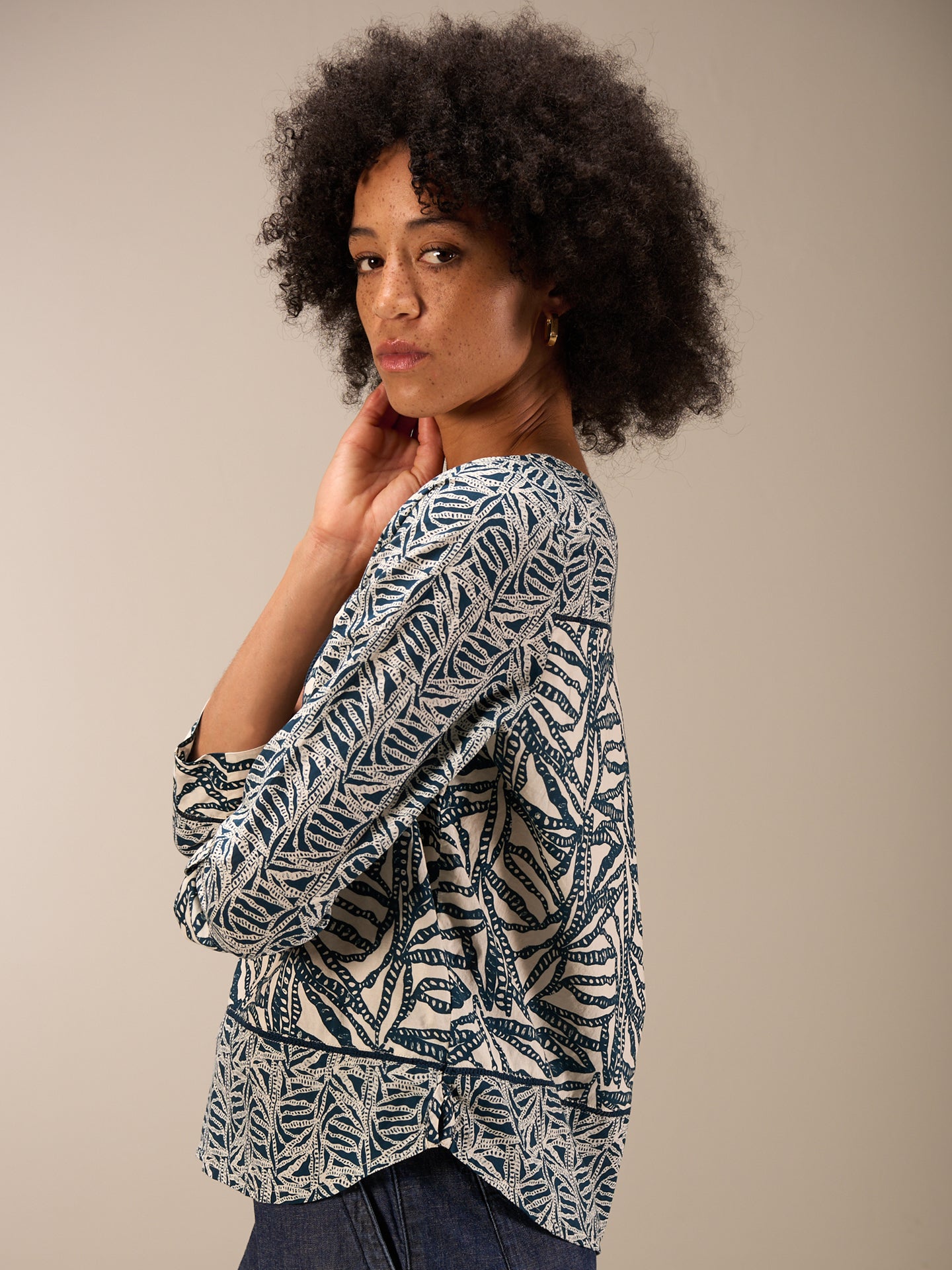 Blusa con scollo a V