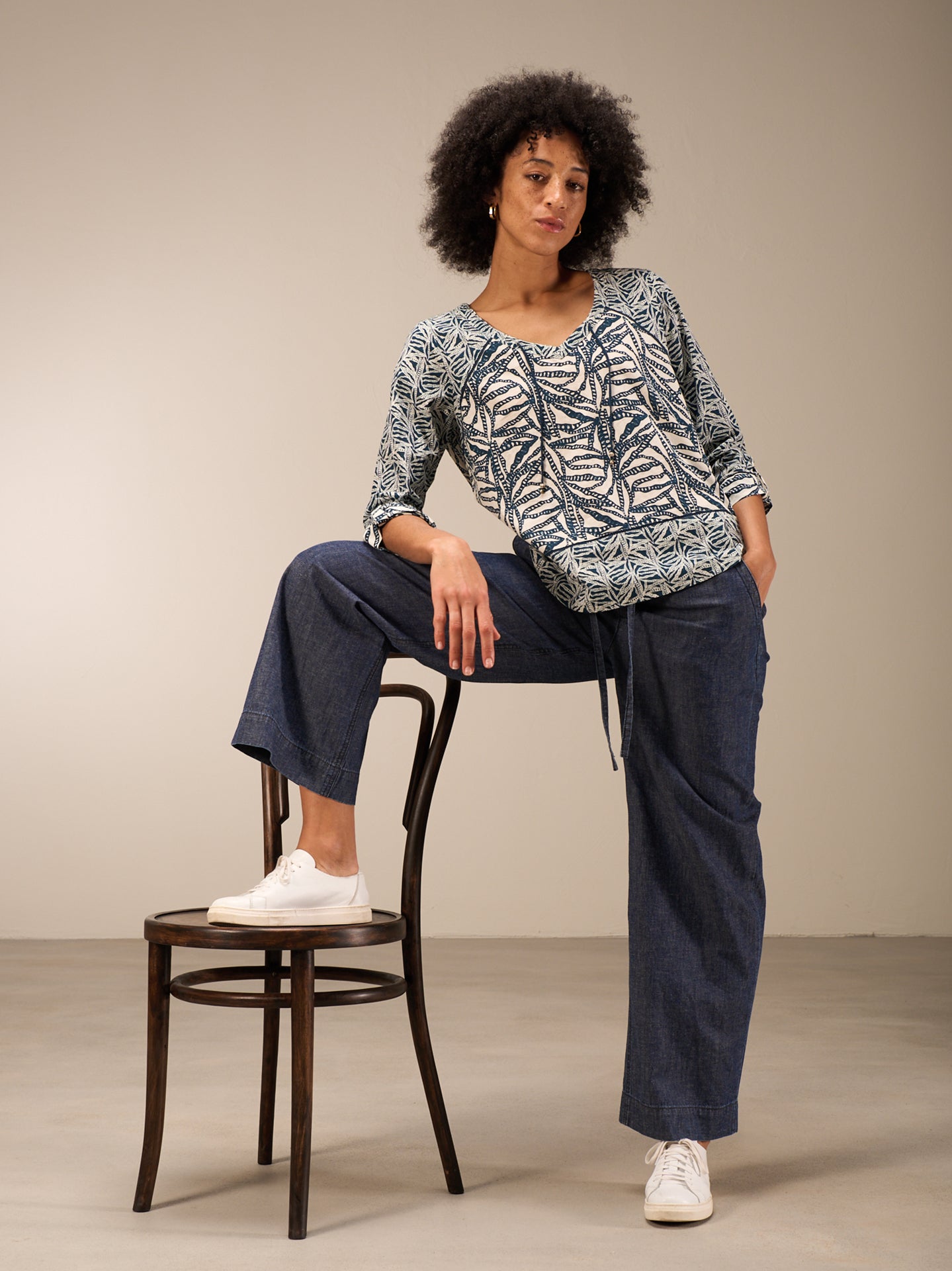 Blusa con scollo a V