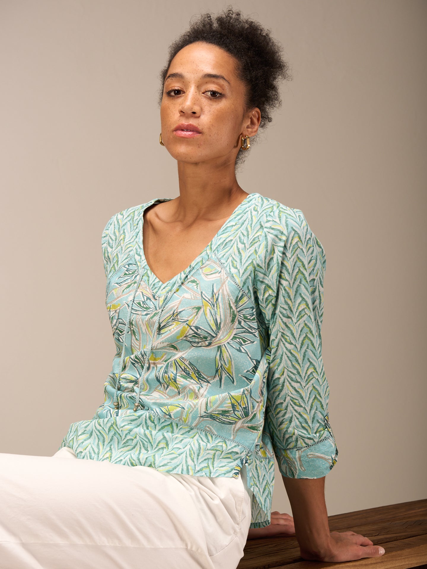 Blusa con scollo a V
