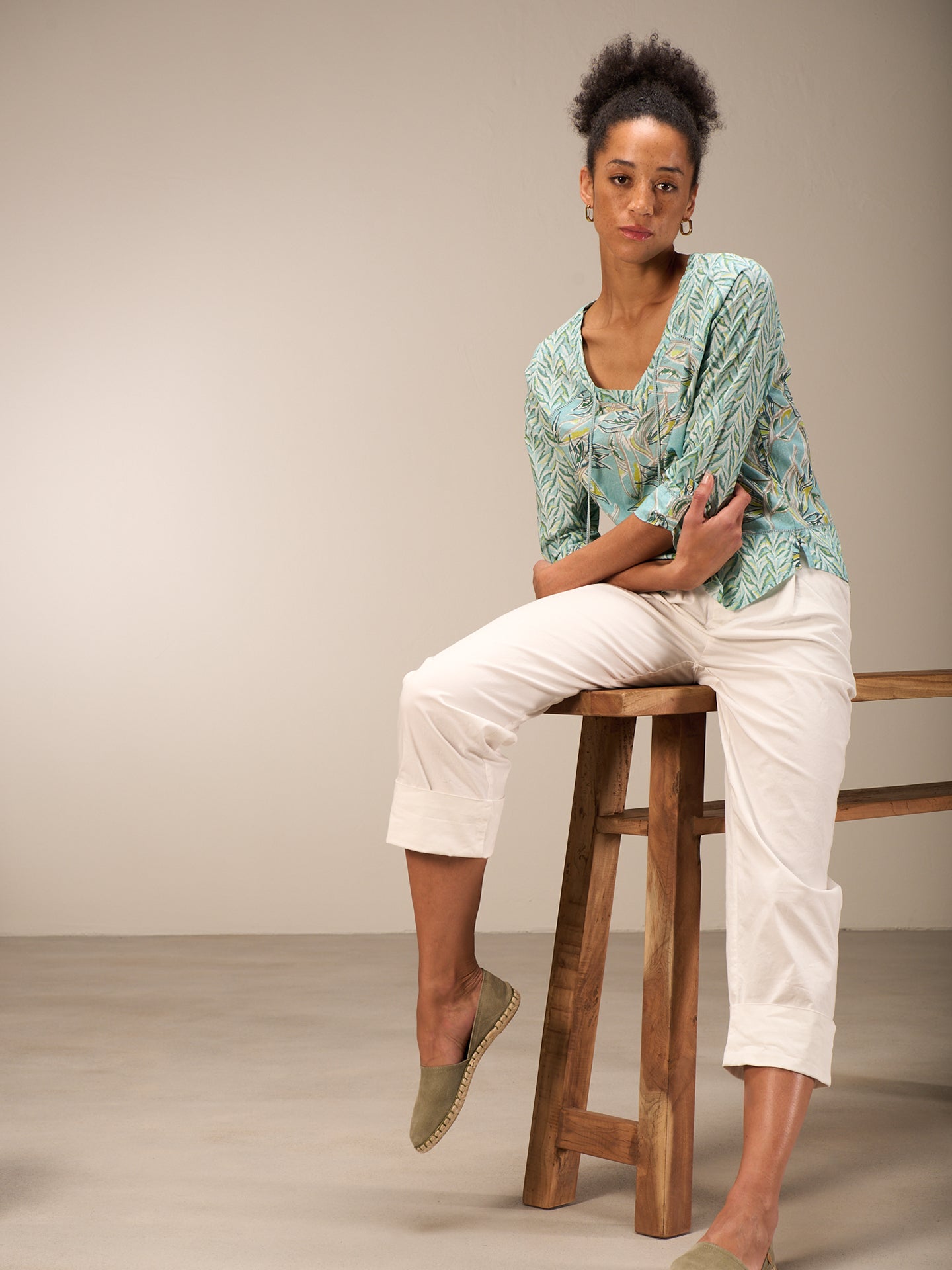 Blusa con scollo a V