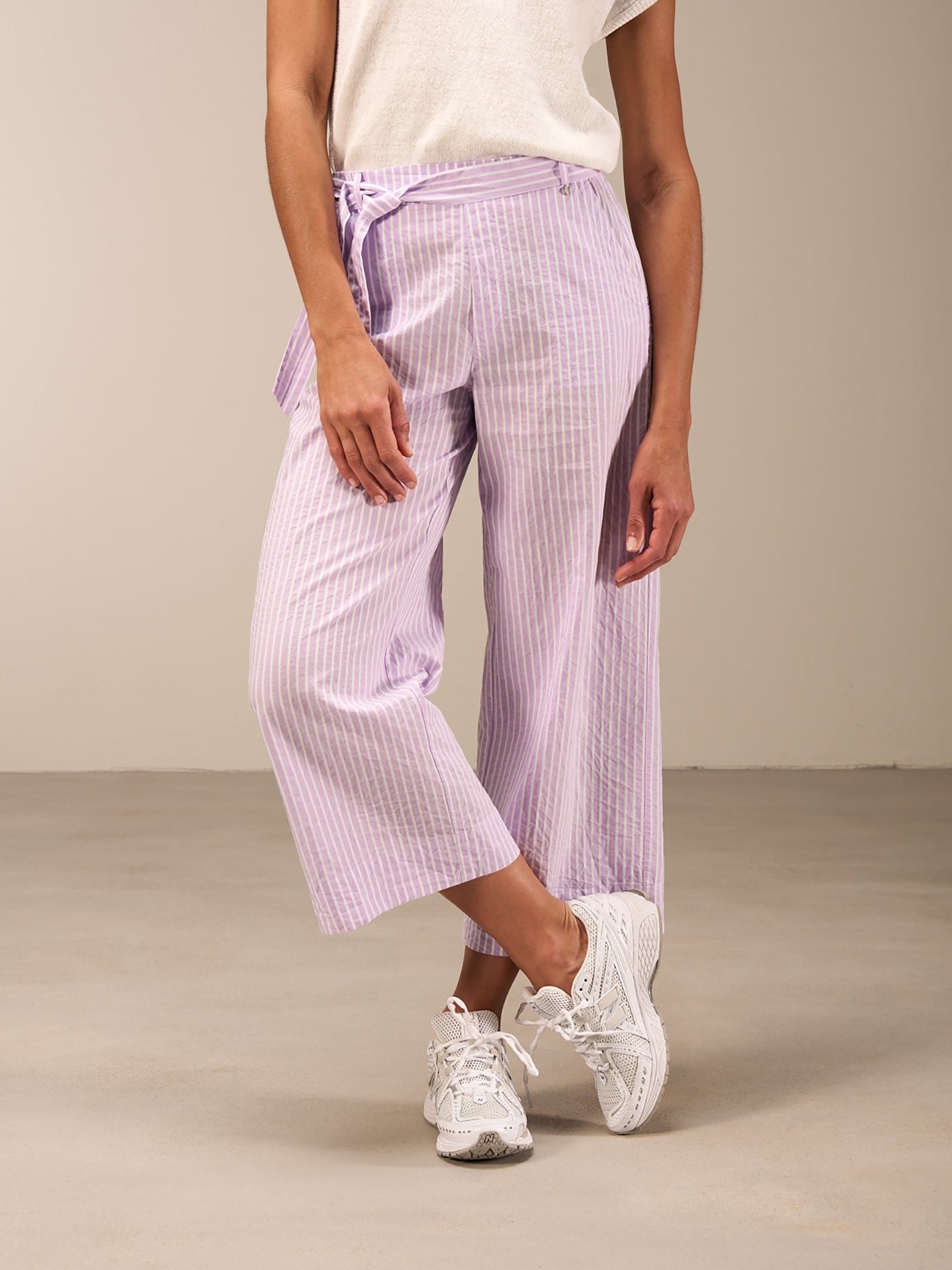 Pants with belt
