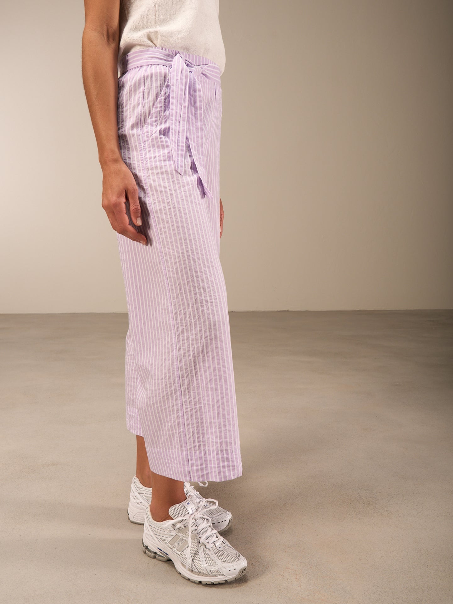 Pants with belt