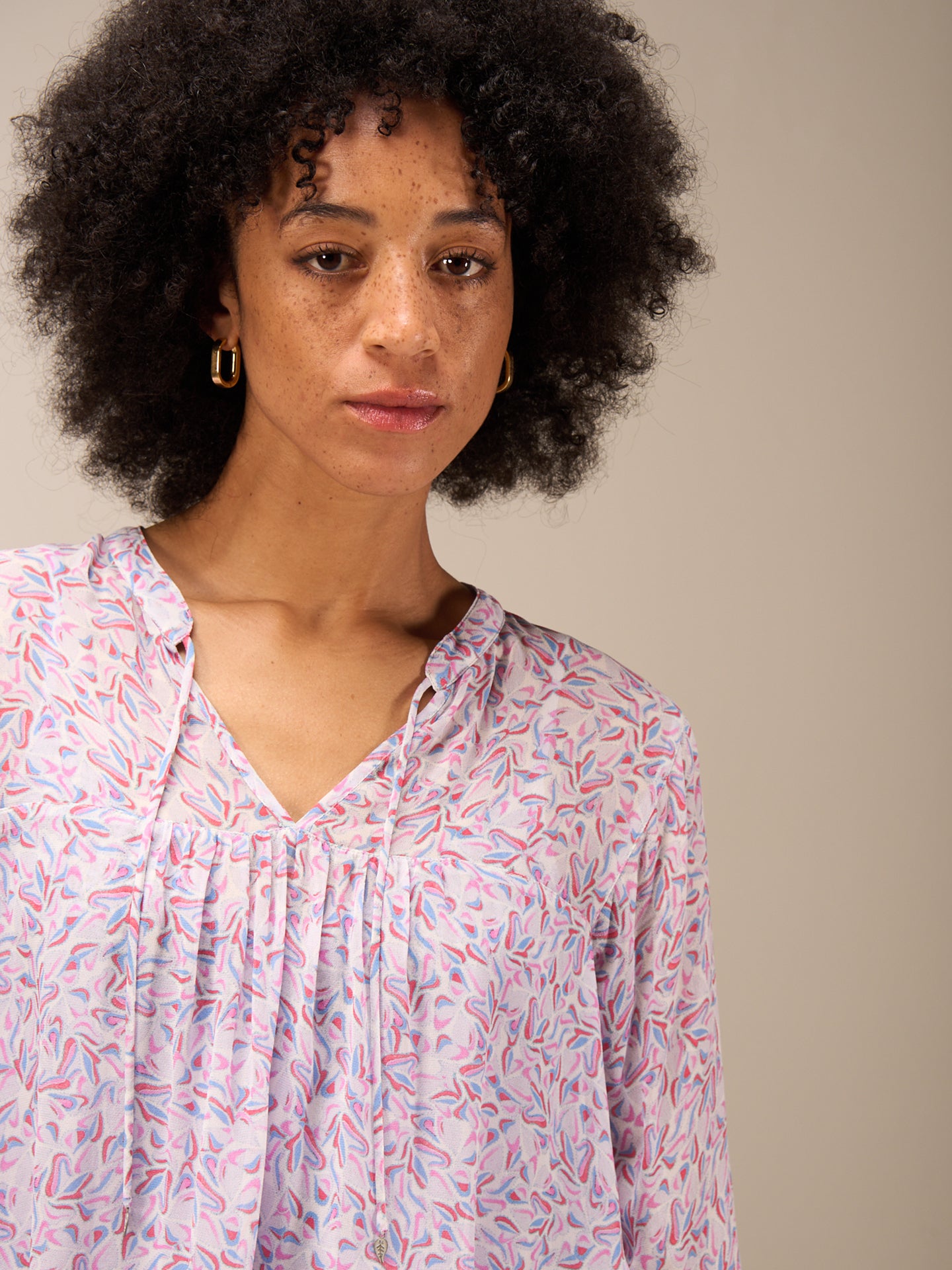 Bluse mit Volant