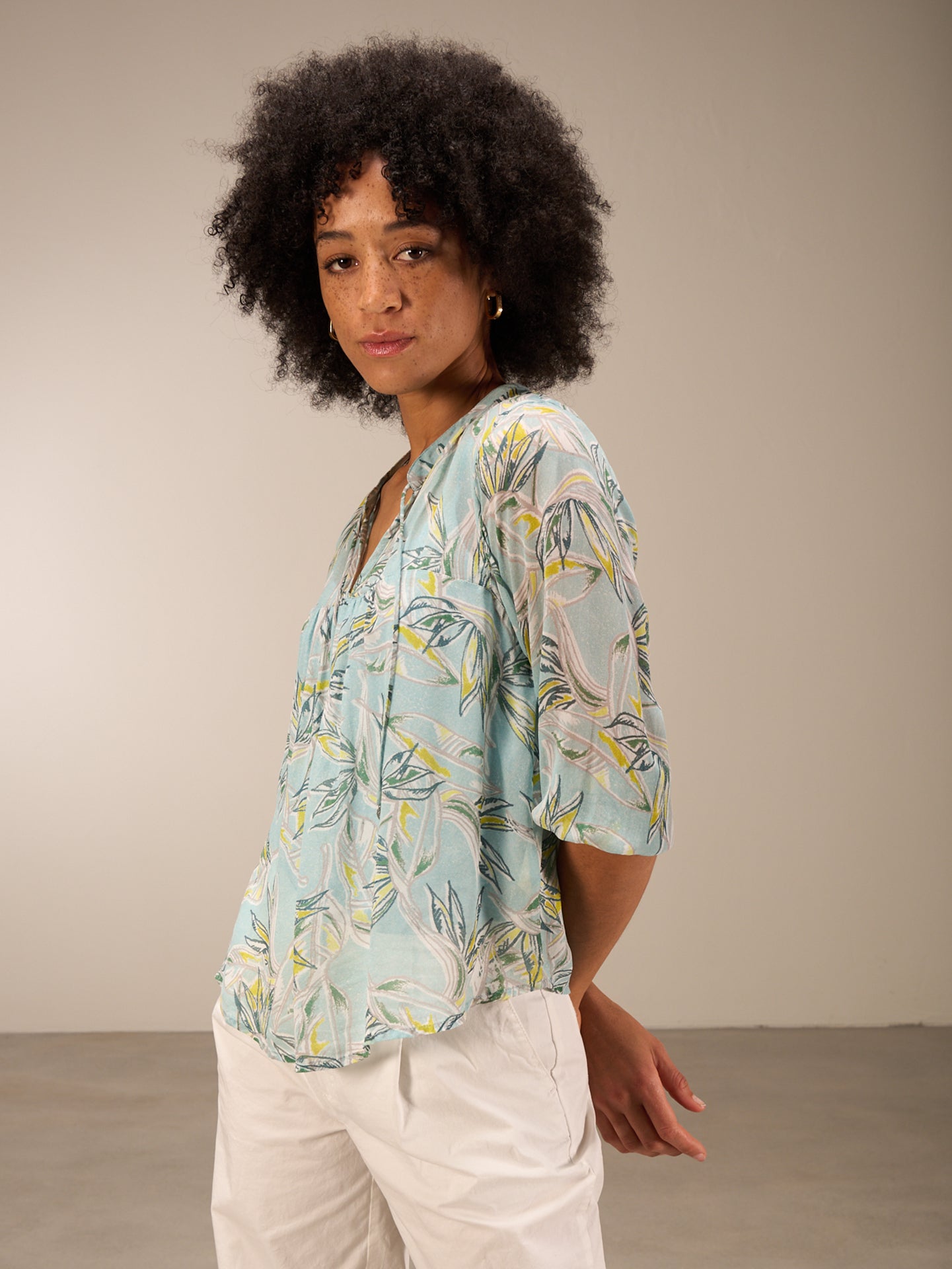 Bluse mit Volant
