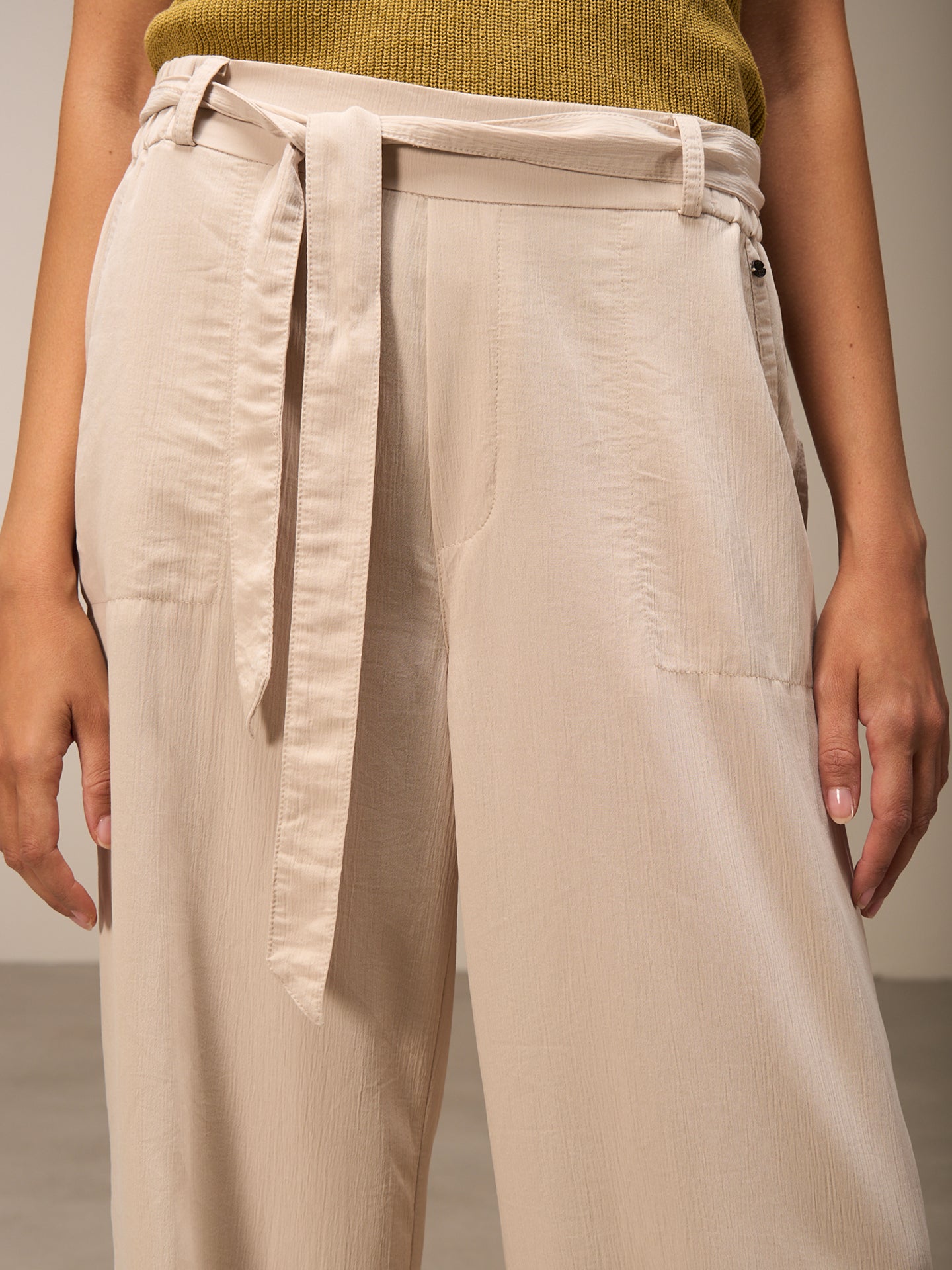 Pants with belt