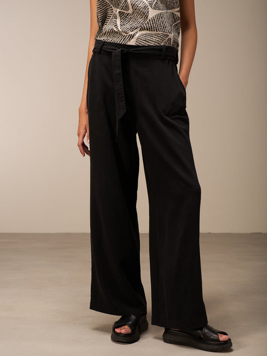 Pants with belt