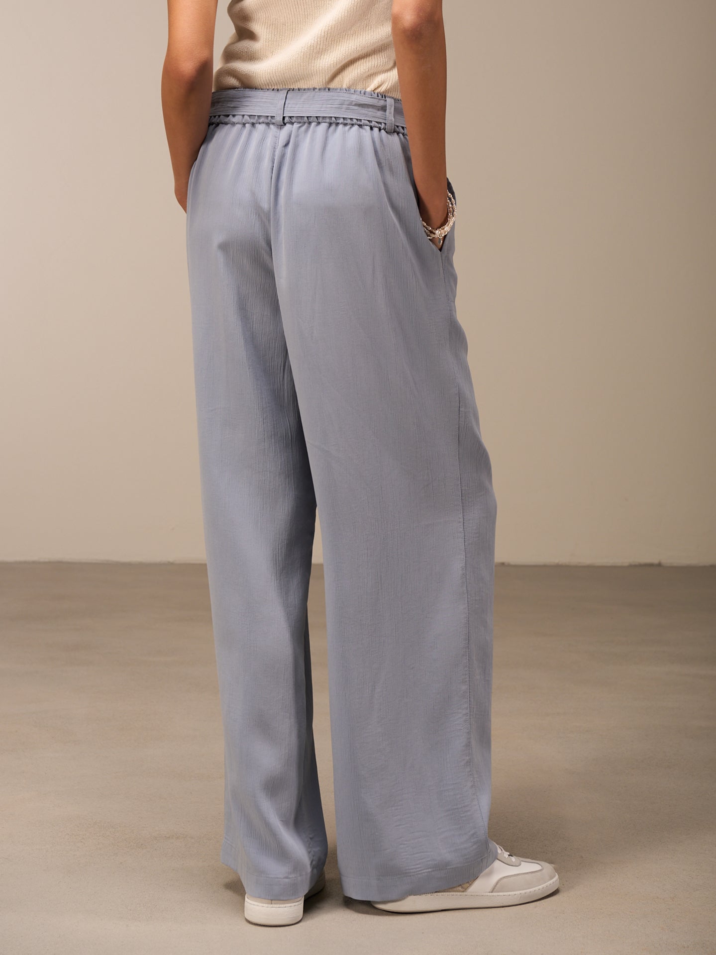 Pants with belt