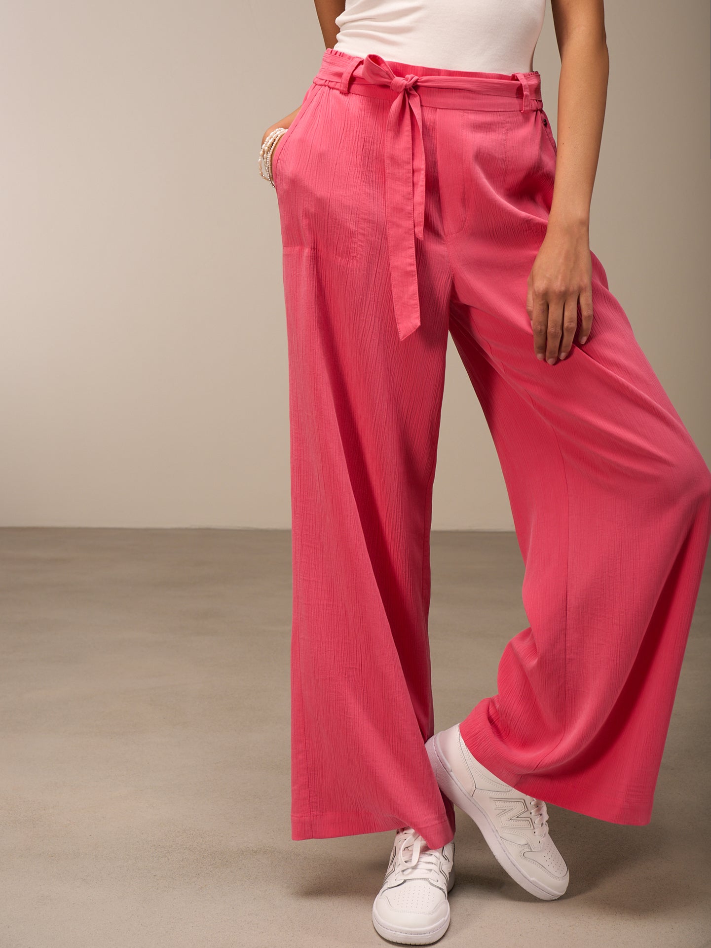 Pants with belt