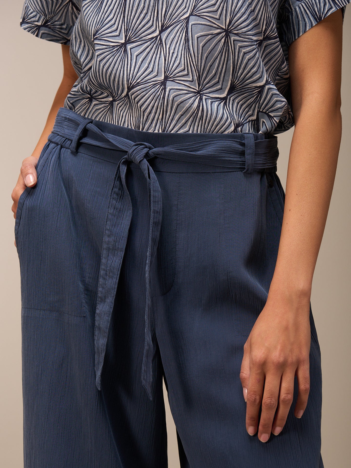 Pants with belt