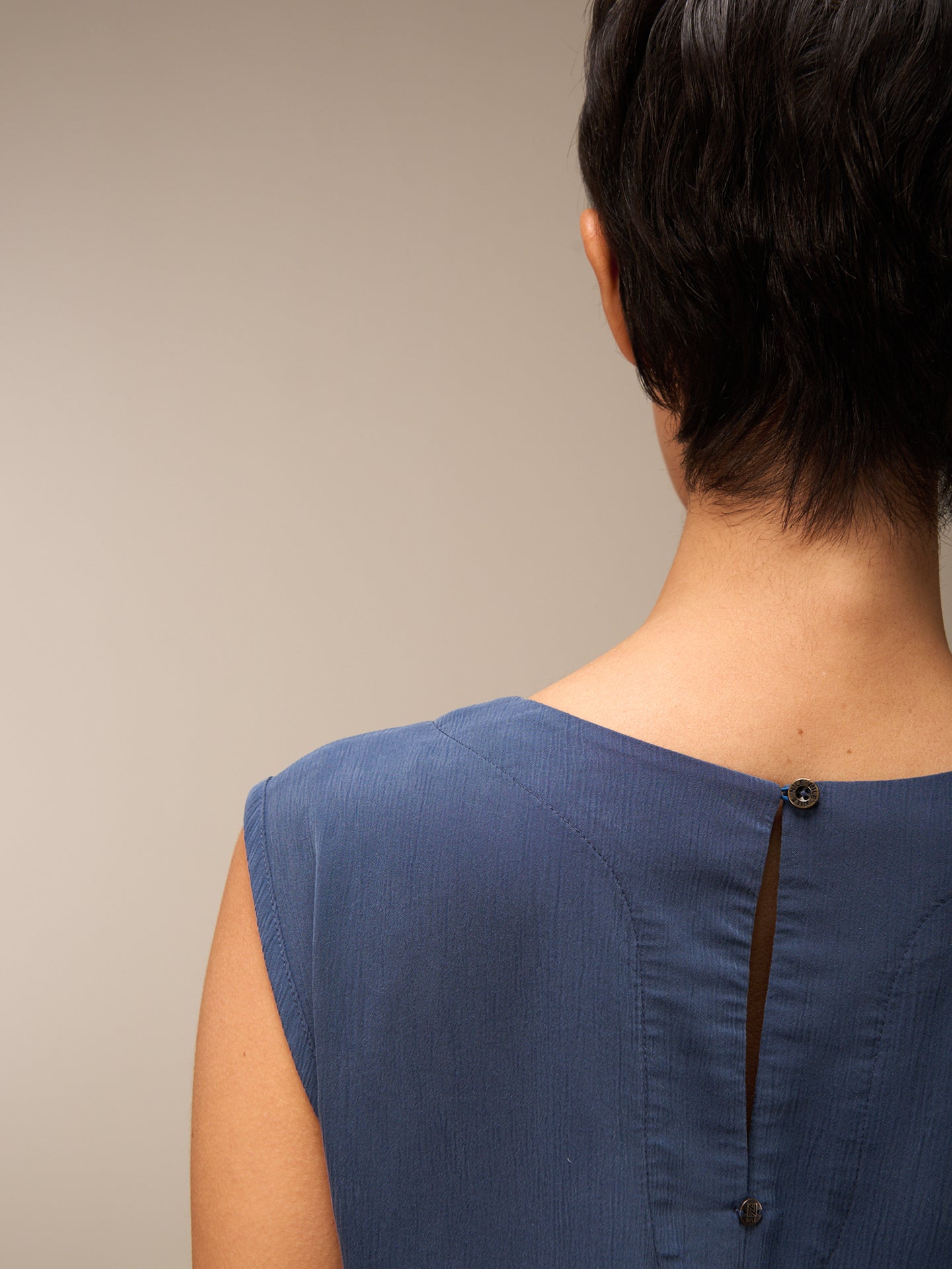 Round-neck dress