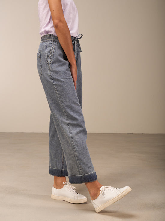 Wide-leg trousers