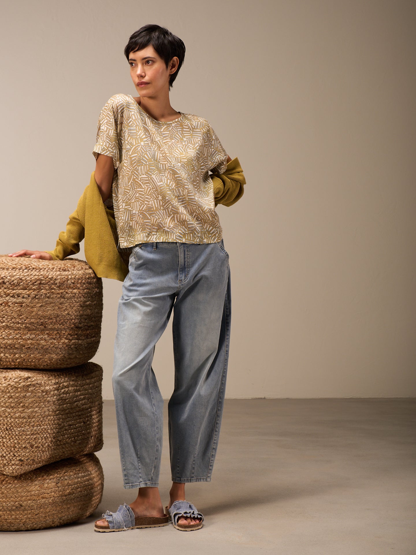 Barrel-leg jeans