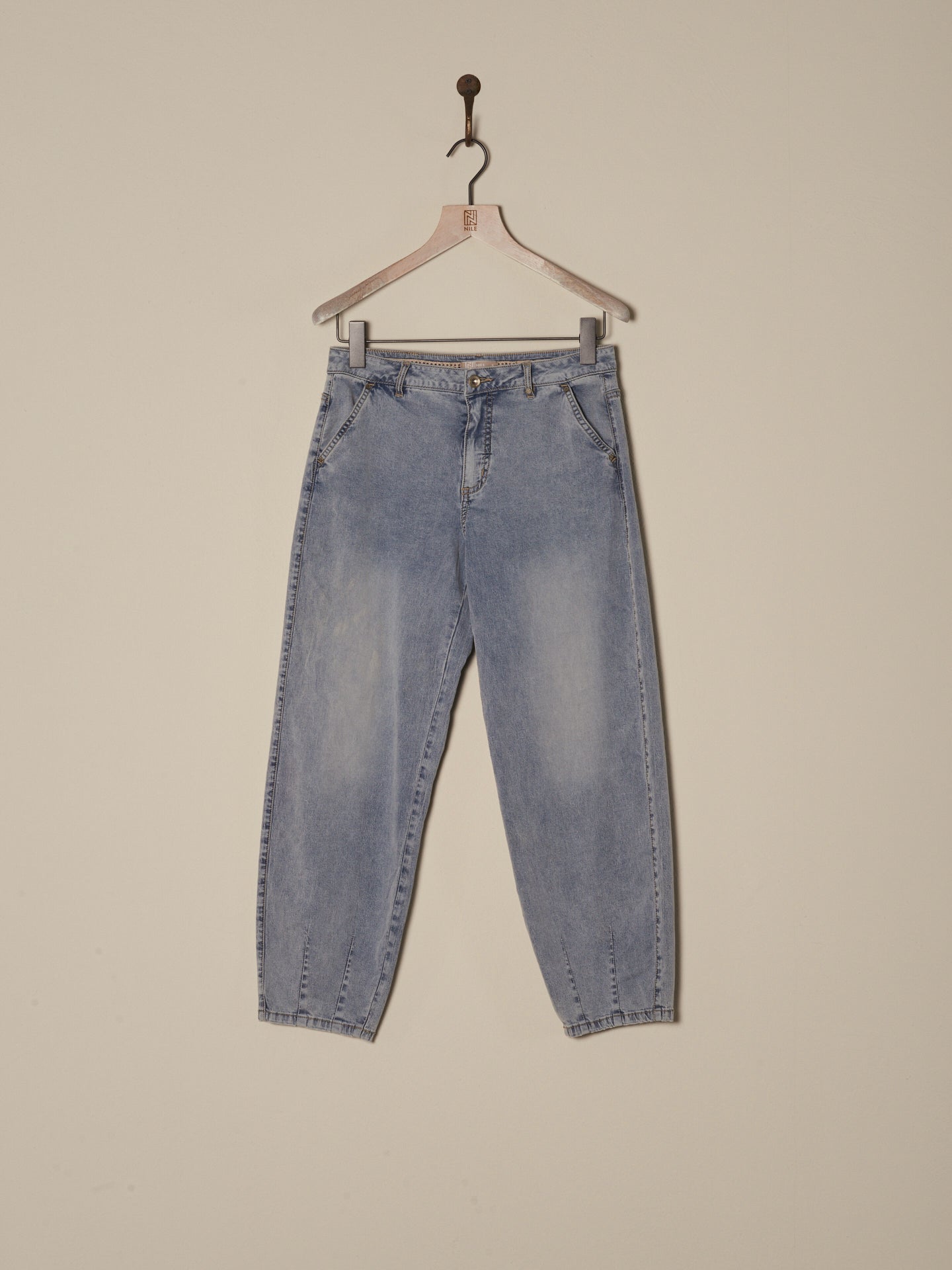 Barrel-leg jeans